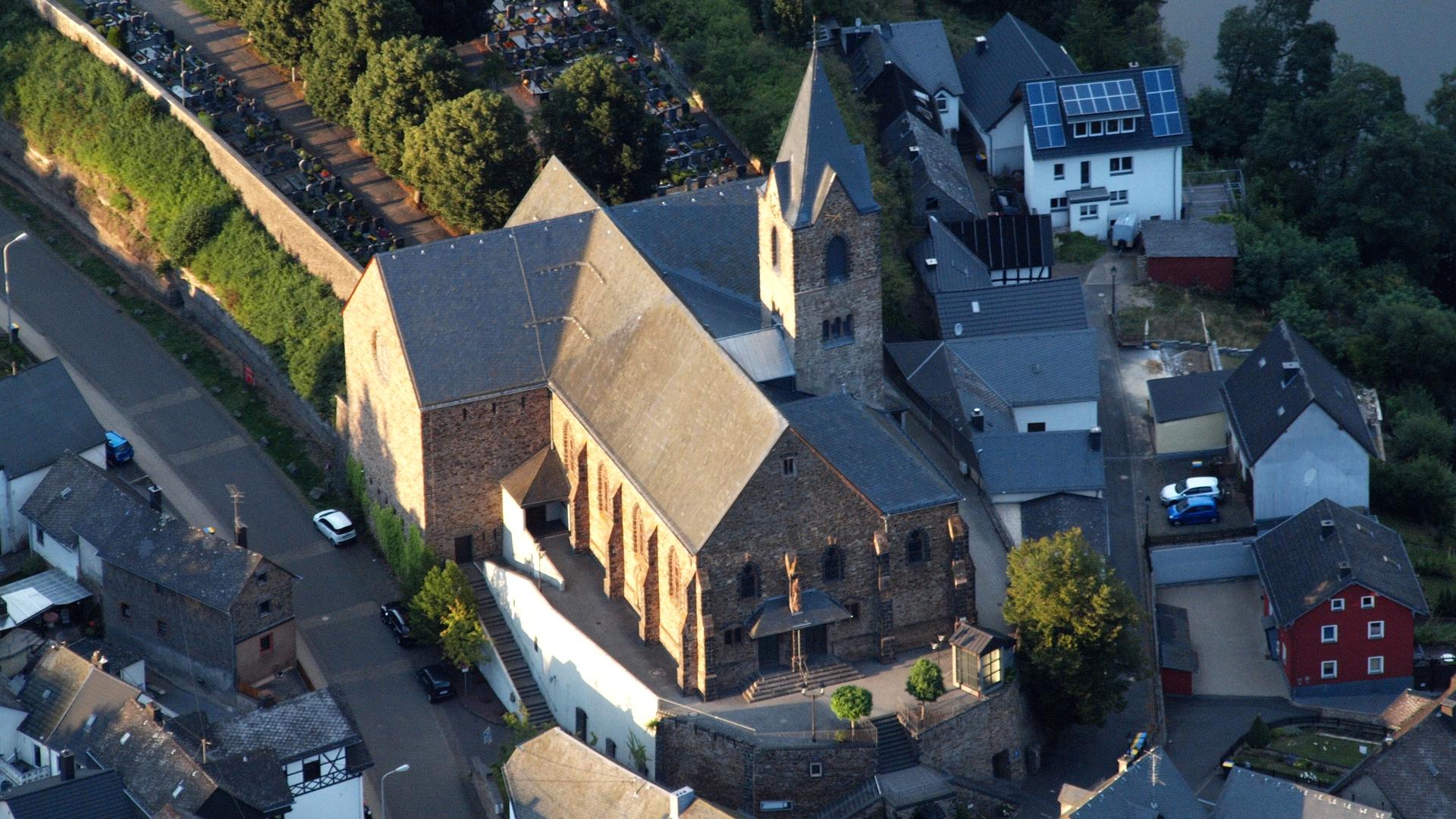 Luftbild St. Matthias Pfarrkirche Ulmen